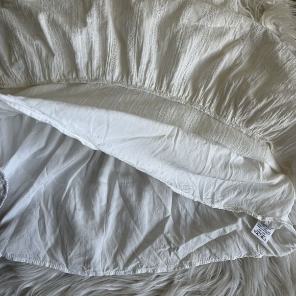 LUSH White V-Neck Ruffle Top Keyhole Tie Back Lined Cotton Small - Picture 4 of 12